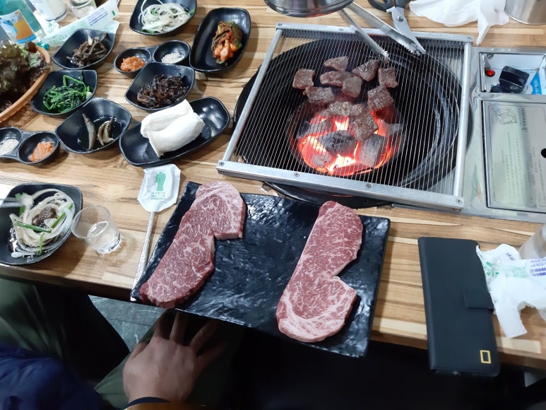 명품한우네정육점식당 이미지