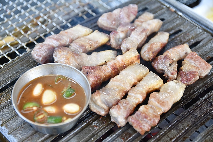 장어한판 이미지