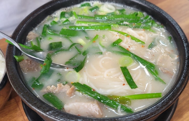 옥이국밥 이미지
