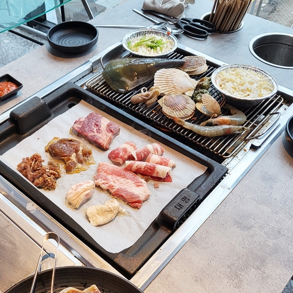 고기품은조개 이미지