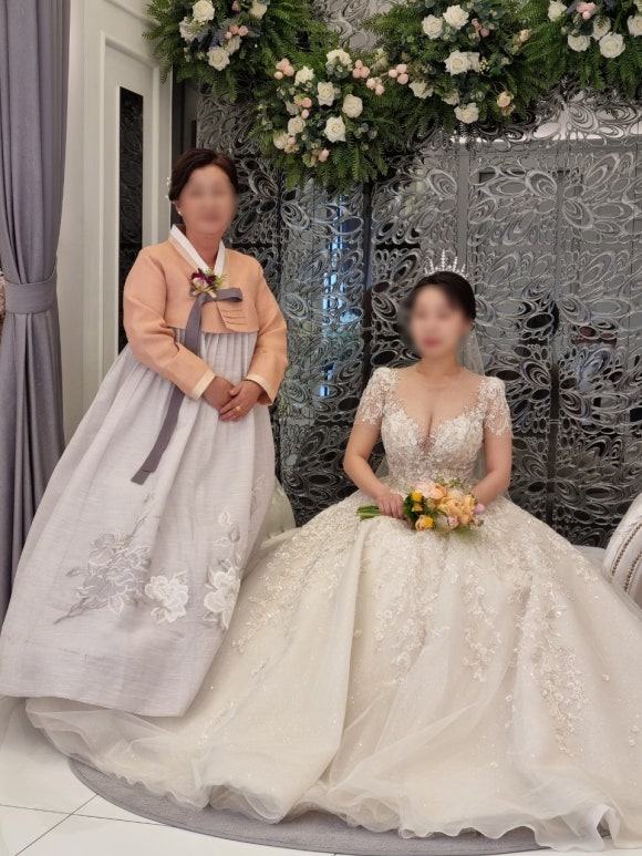 주홍한복 이미지