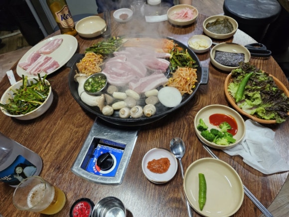정원복돼지 이미지