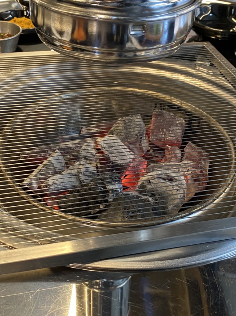 빼돌린숯불뒷고기 이미지