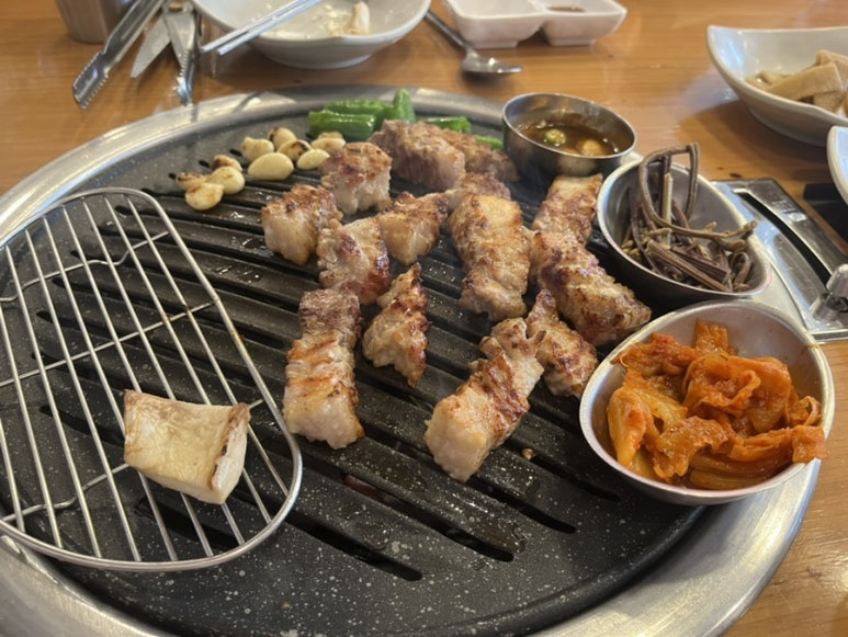 흑토리숯불구이 이미지