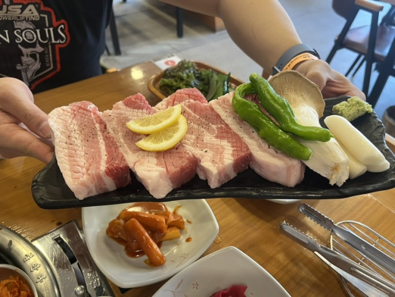 흑토리숯불구이 이미지
