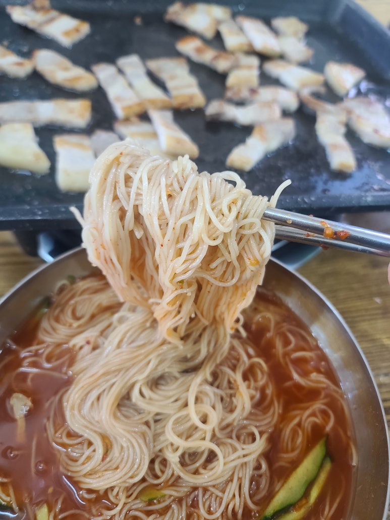 다운밀면 이미지