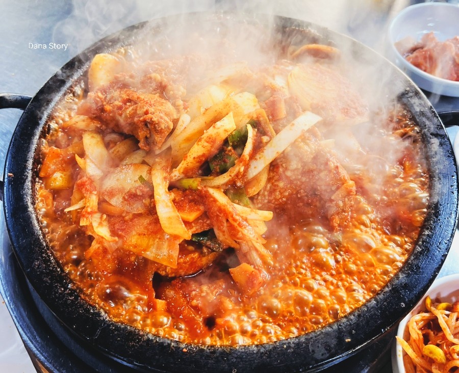 볼빨간 돼지갈비찜 이미지