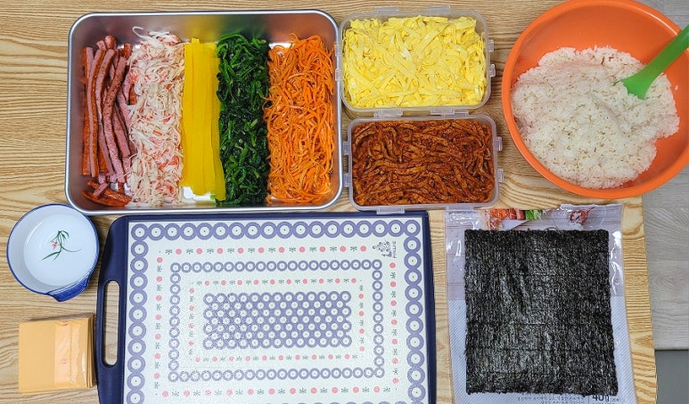 둘둘말은김밥 이미지