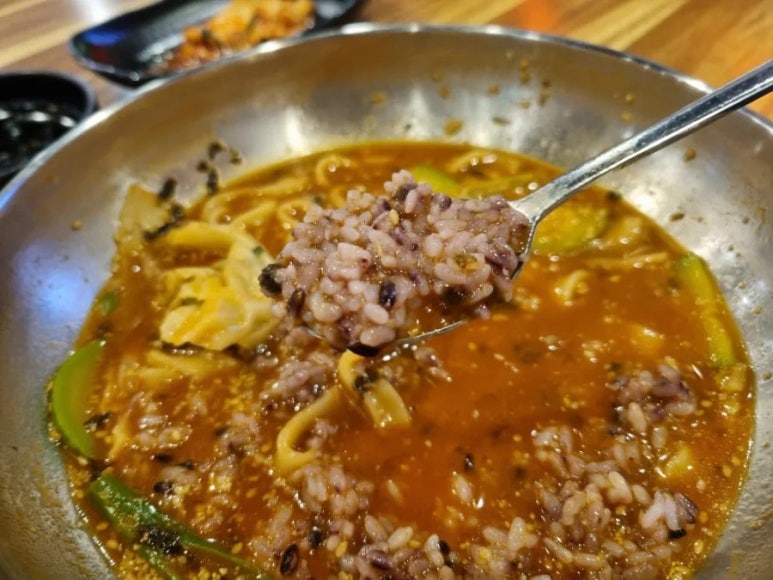 중동칼국수 이미지
