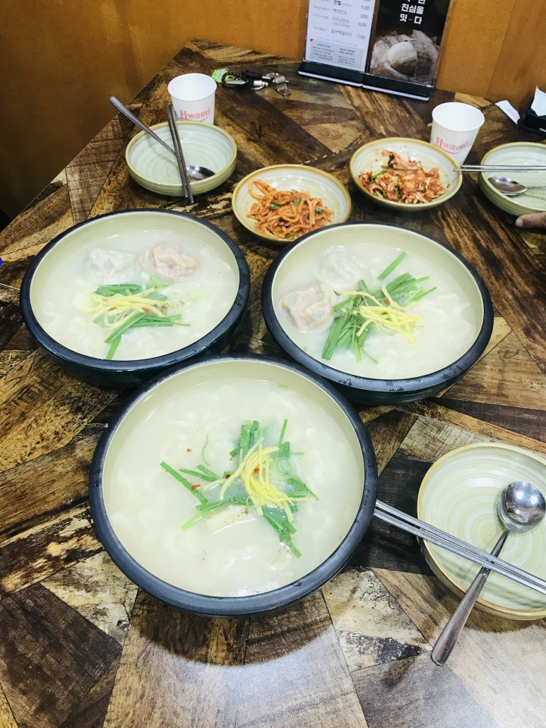 이유간백년칼국수 이미지