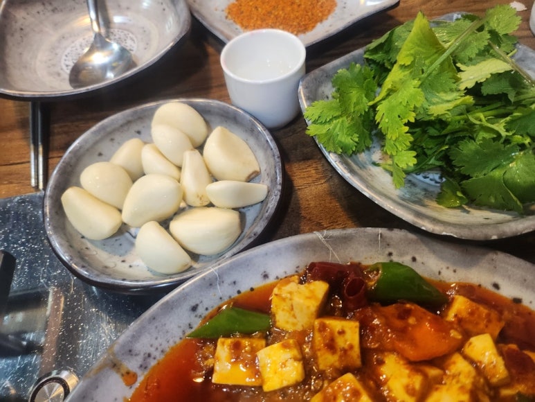 양꼬치앤칭따오 이미지