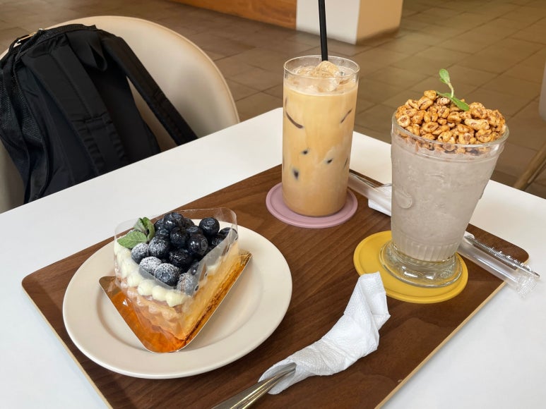 임스크로와상카페 이미지
