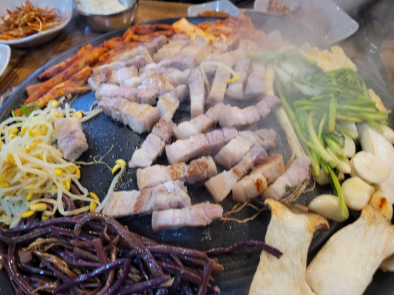 더덕솥뚜껑삼겹살서문점 이미지