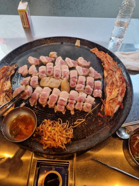 동두천솥뚜껑삼겹살 이미지