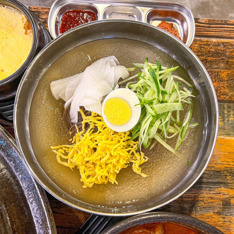 정돈솥뚜껑삼겹살 이미지