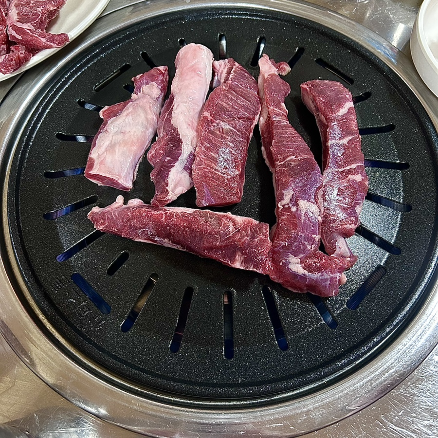 꾸이꾸이돼지마을 이미지