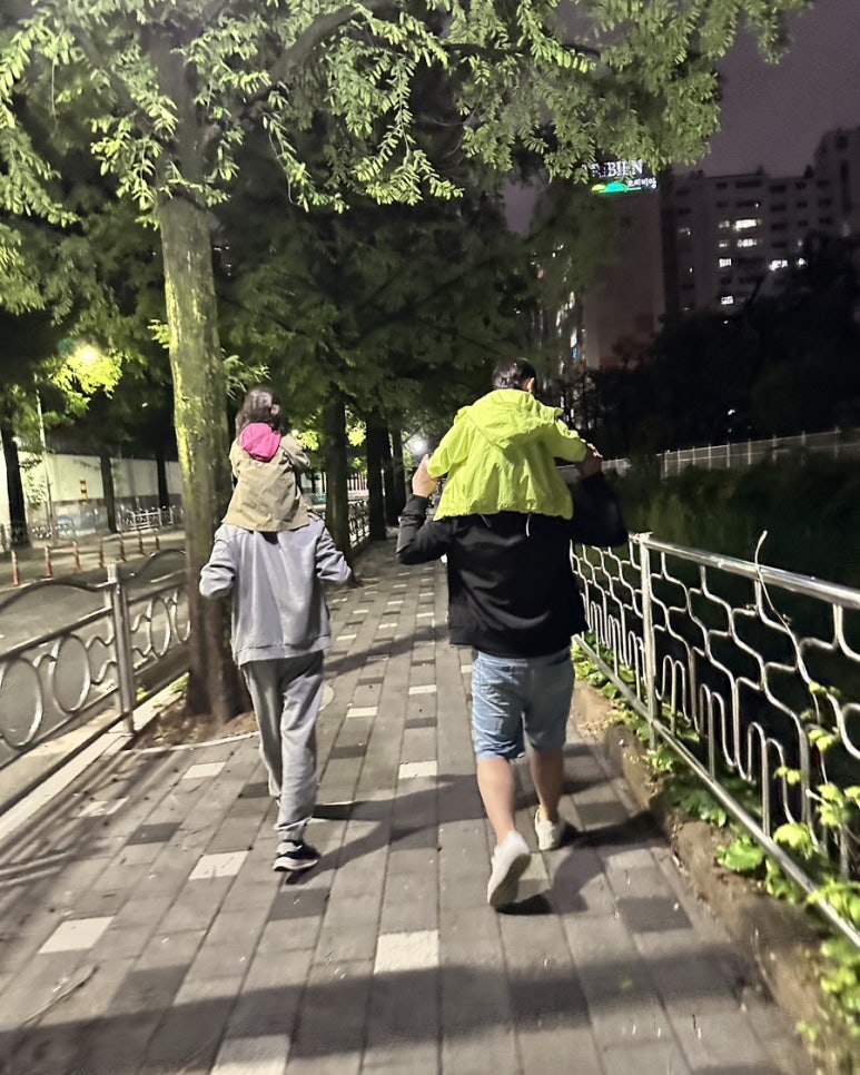닭다리잡고삐약 이미지