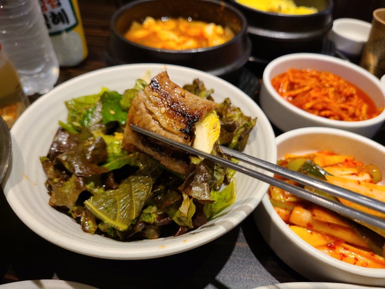 육탐미 이미지