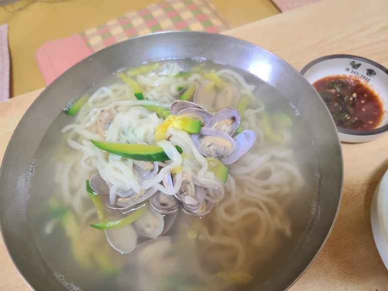 지동손칼국수 이미지