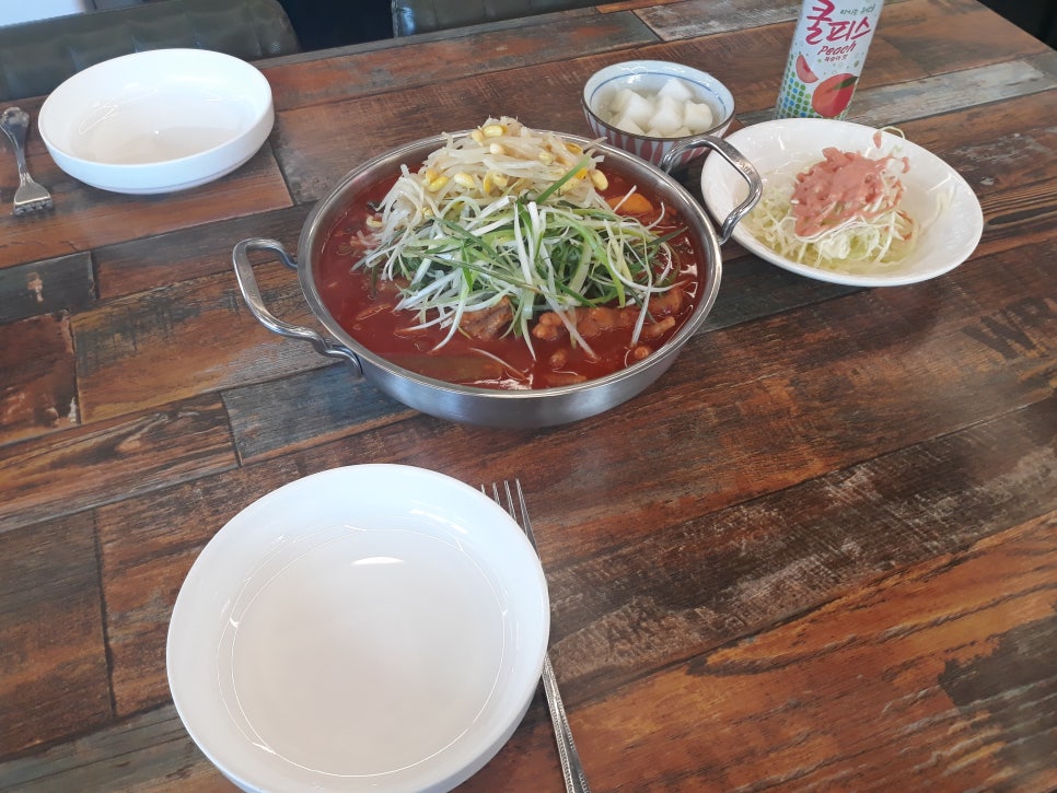 더꾸닭꾸숯불두마리치킨 이미지