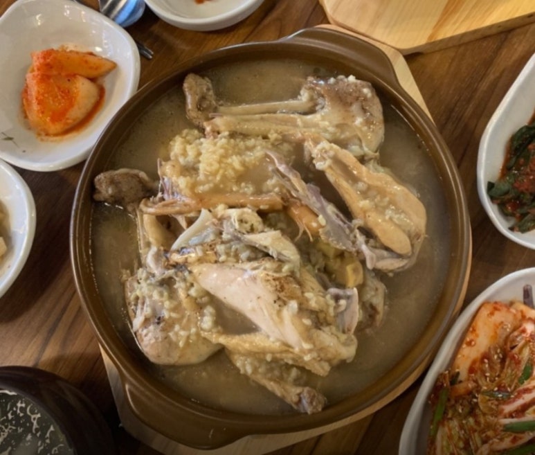 황금버섯백숙 이미지