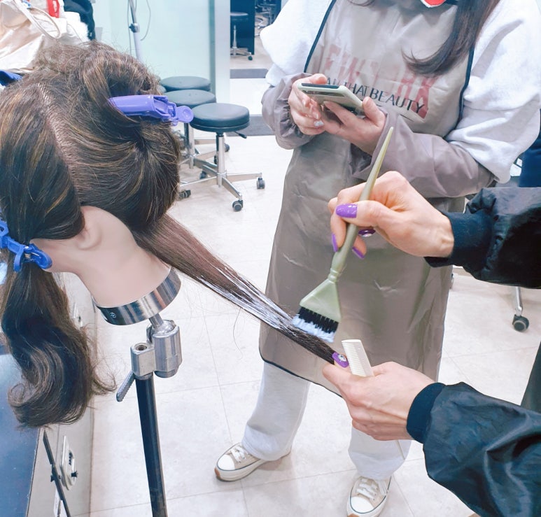 커트실무헤어전문학원 이미지