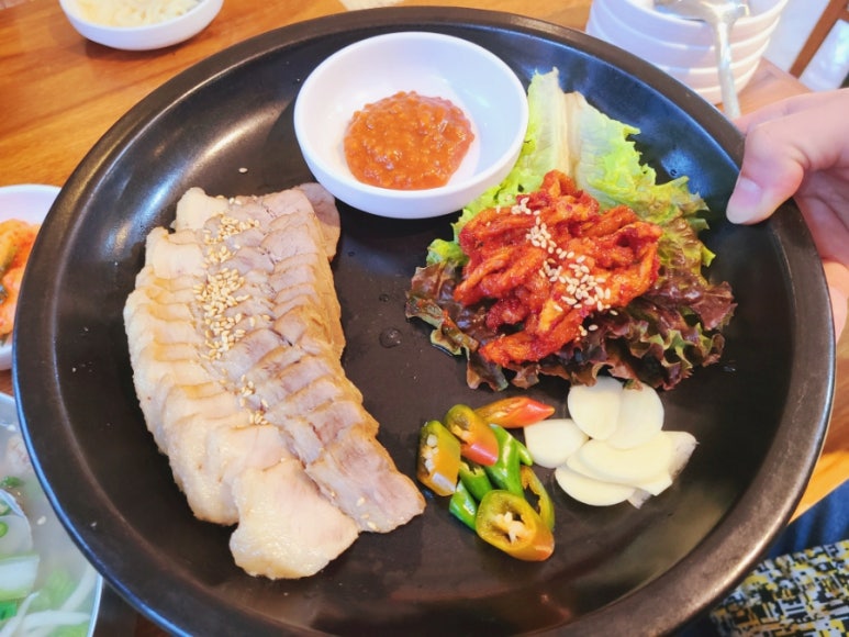 광양칼국수 보쌈 이미지