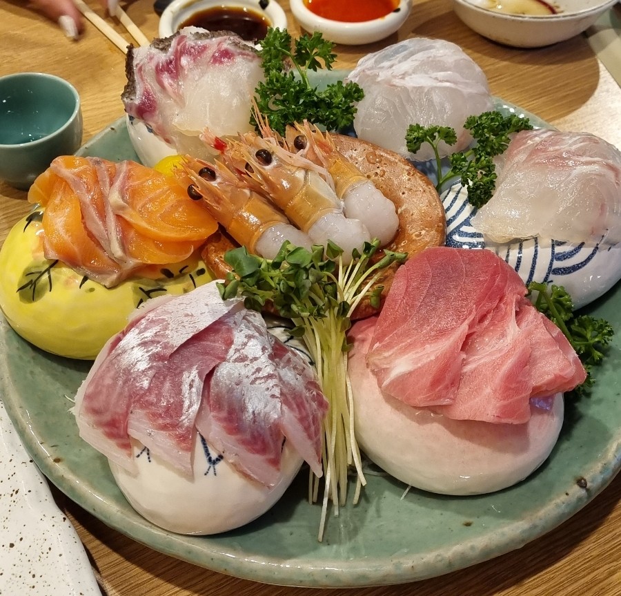 서서자는물고기 이미지