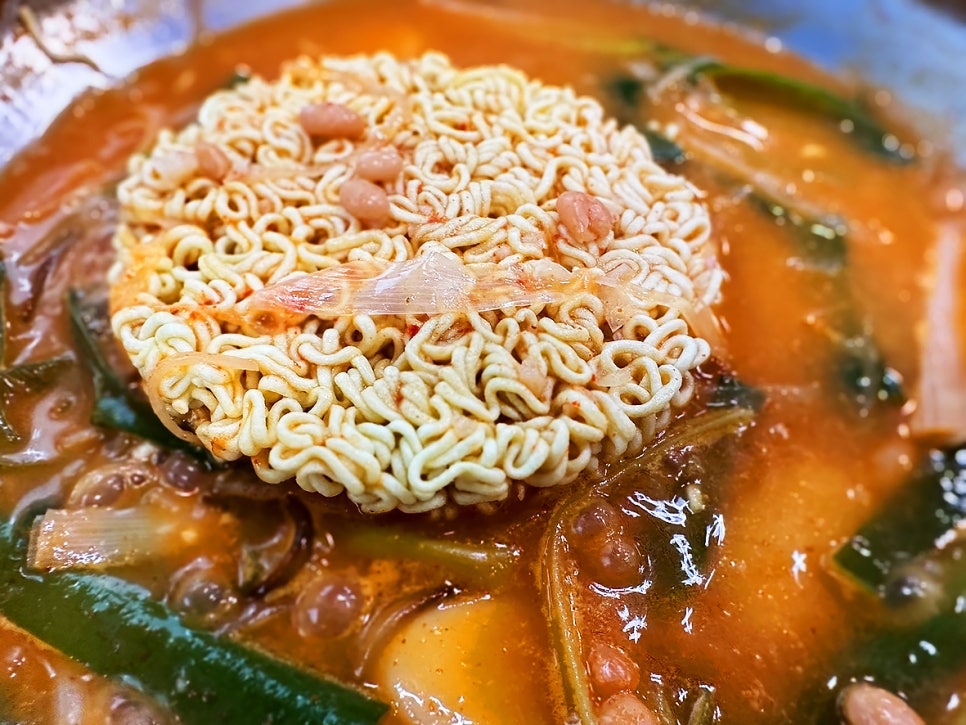 로만델리 부대찌개 이미지