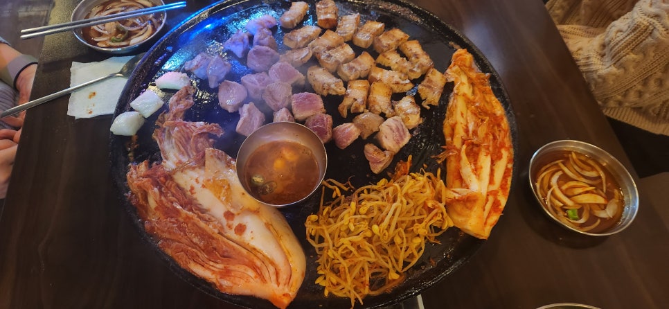 맛있다솥뚜껑삼겹살 이미지