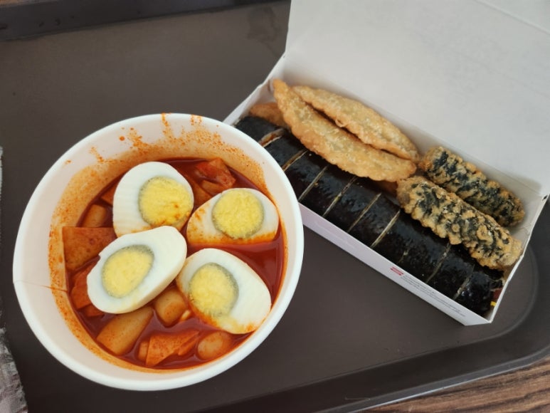 월드튀김김밥 이미지