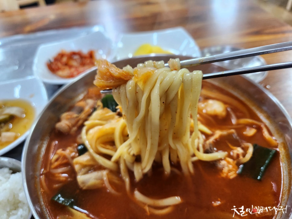 왕언니육칼밥 이미지