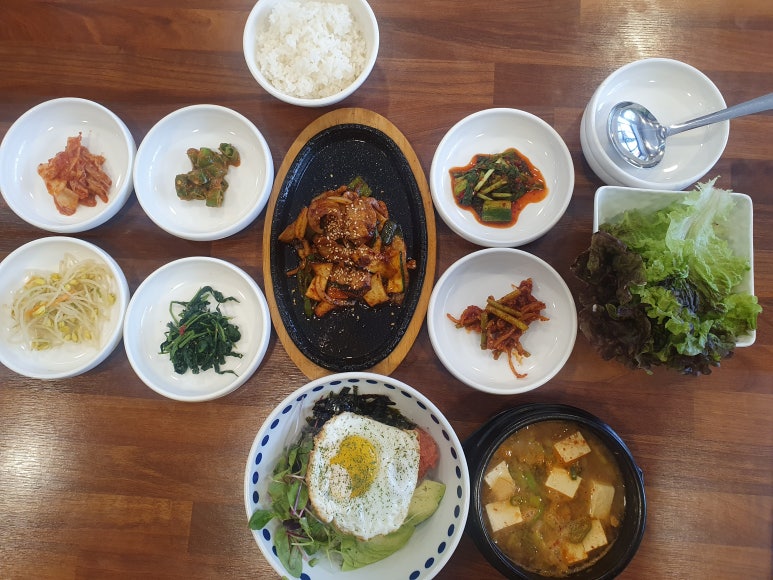 정성담은소소한식탁 이미지