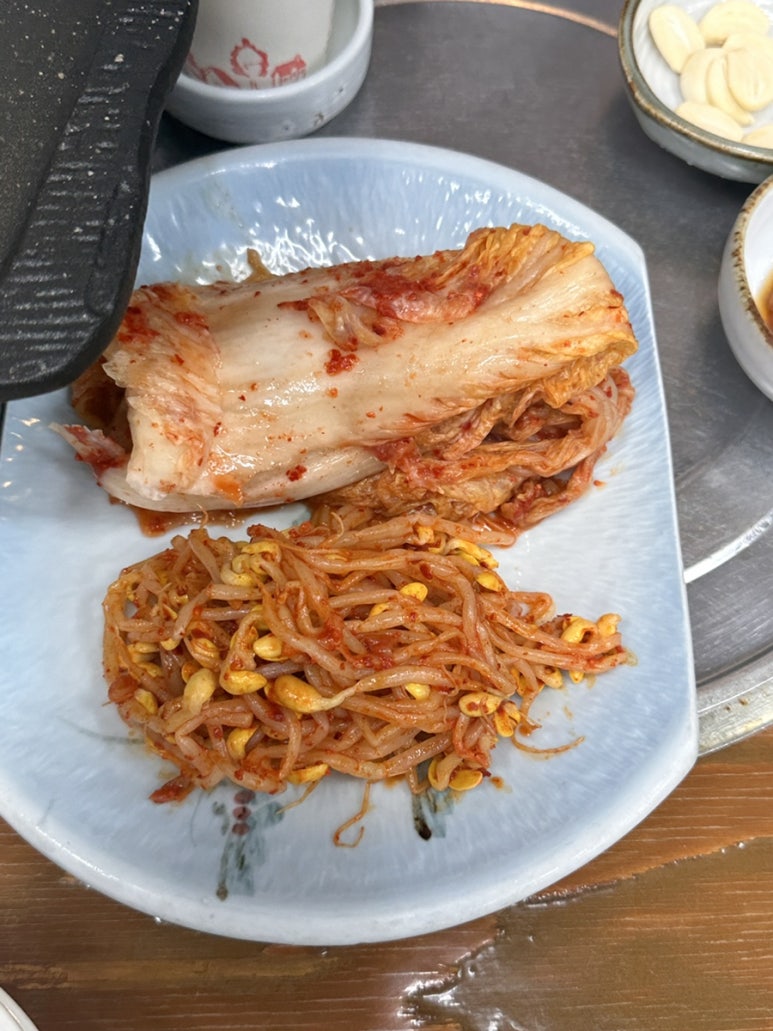돌판김치삼겹 이미지