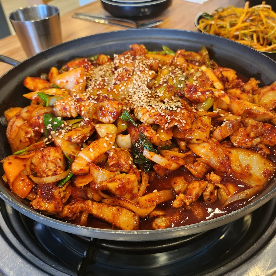 고씨네꺼먹돼지 이미지