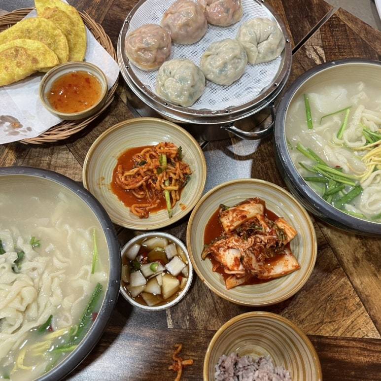 이유간백년칼국수 이미지