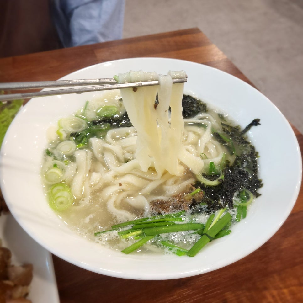 명족발 진칼국수 이미지