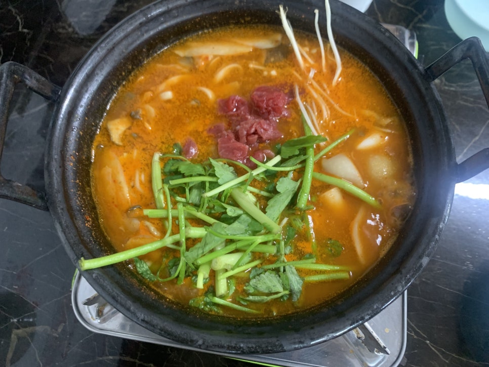 얼큰샤브샤브칼국수 이미지