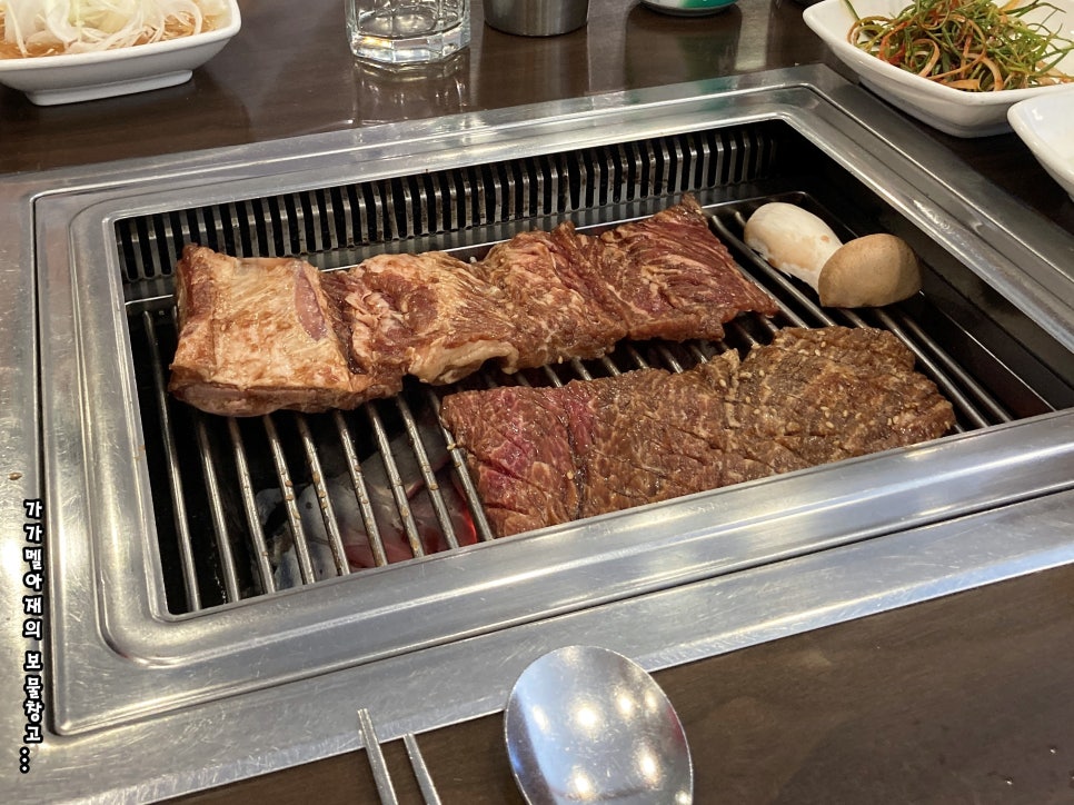 참나무 숯왕갈비 이미지