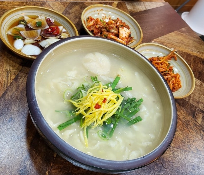 백칼국수 이미지