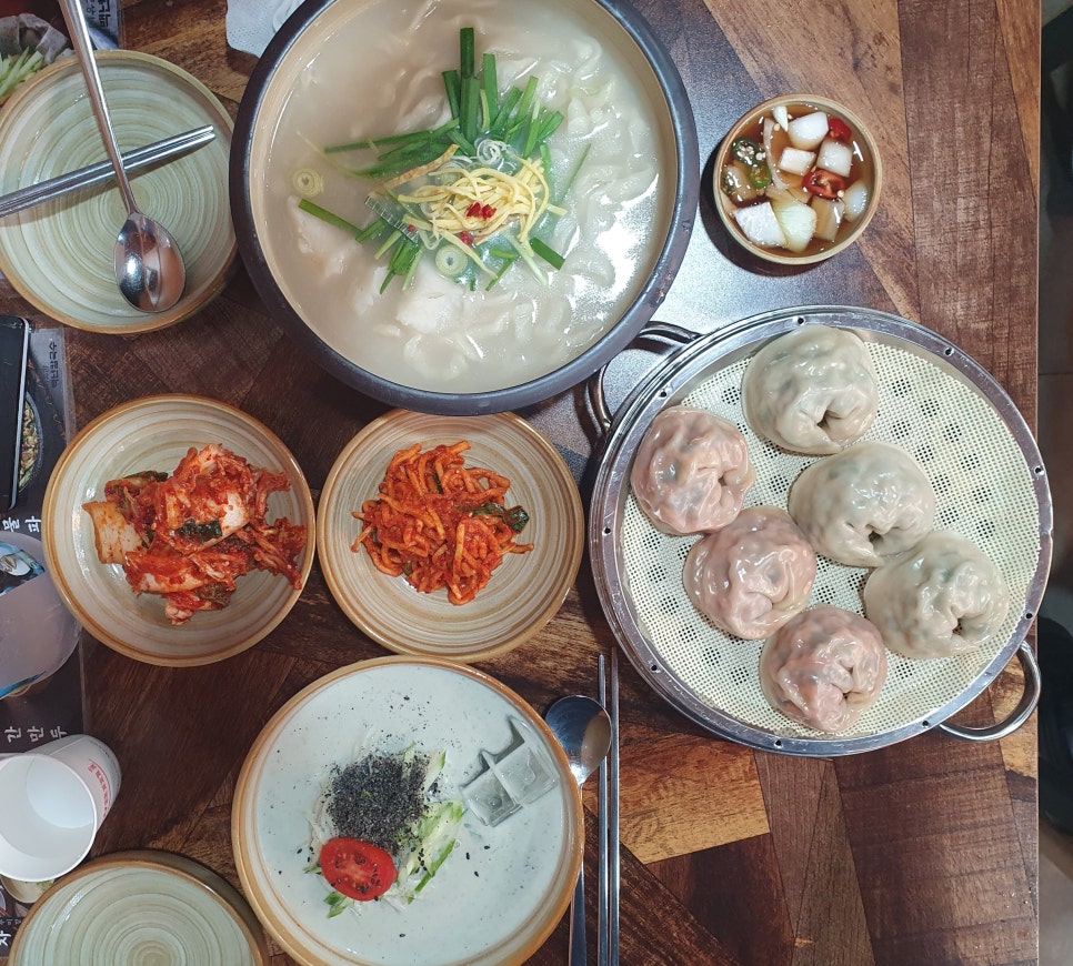 이유간백년칼국수 이미지
