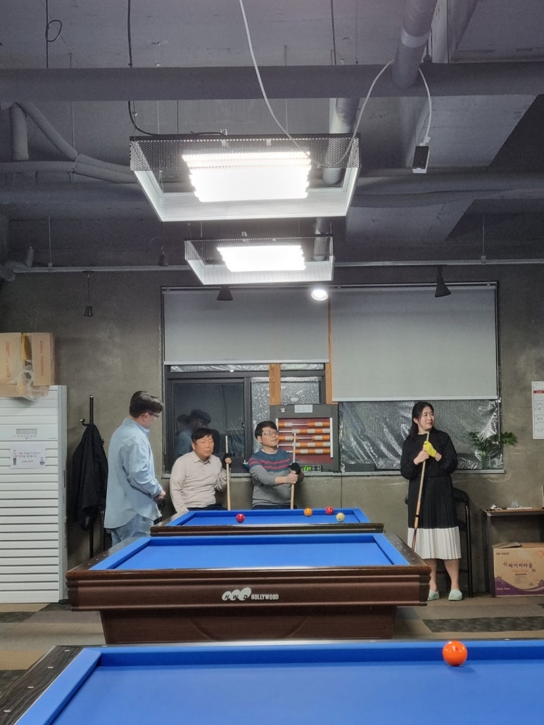 공때려당구장 이미지