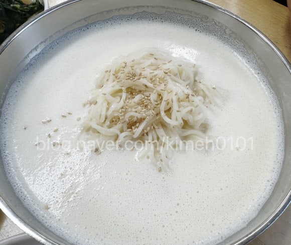 수제비국 보리밥집 이미지