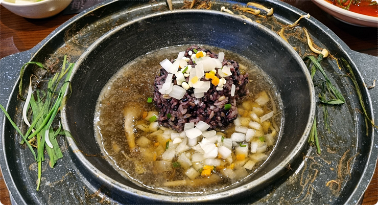 황금버섯백숙 이미지