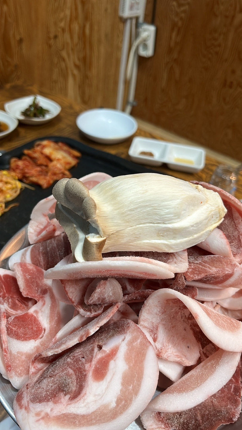 흑돼지생막꾸어 이미지