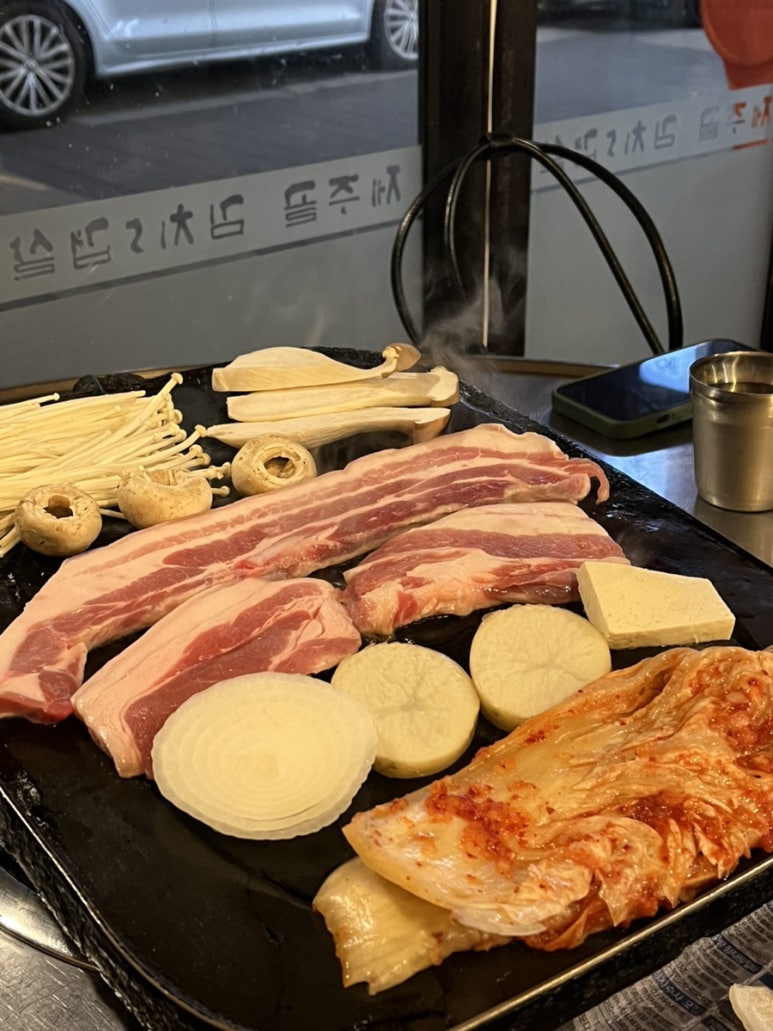 제주골 김치오겹살 이미지