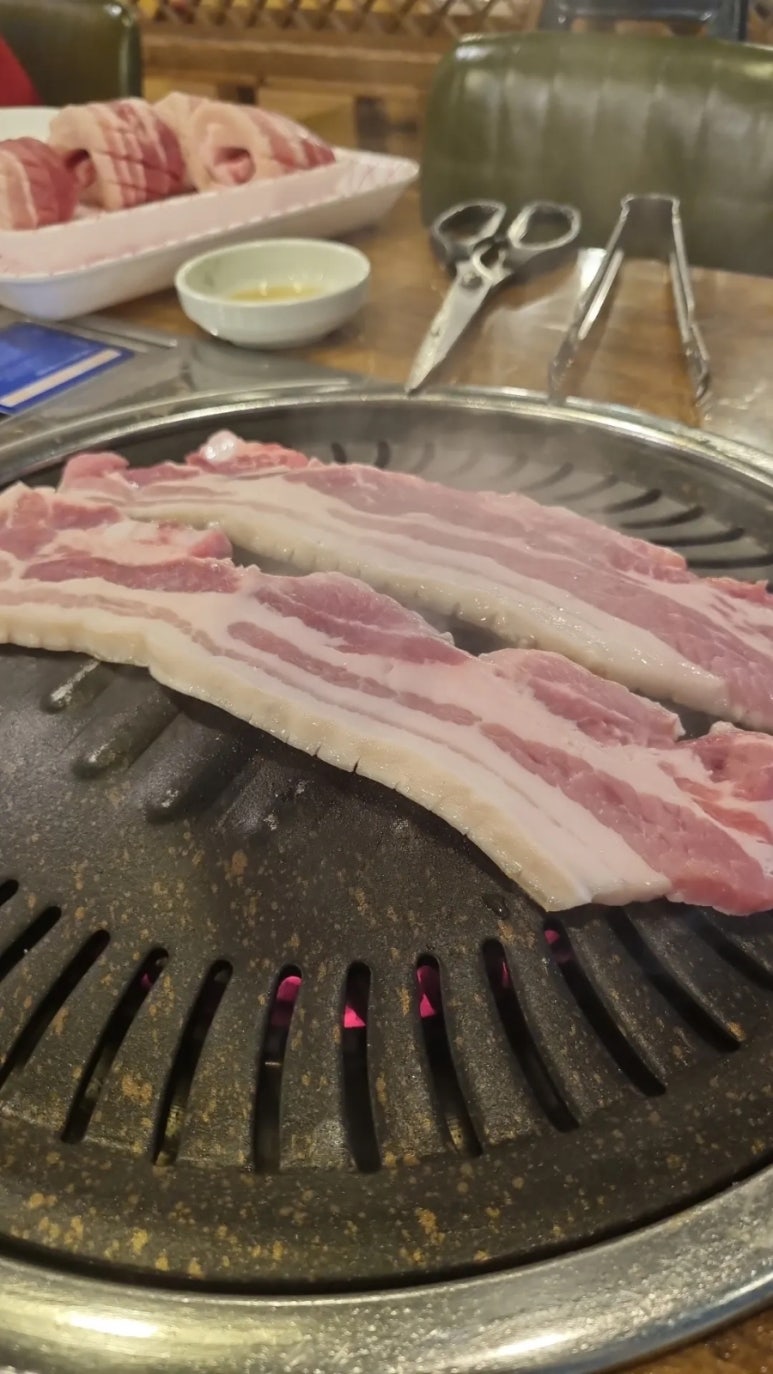 이진한우참숯 이미지