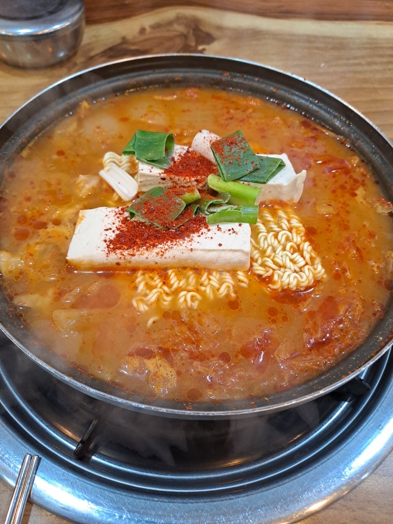 옛날김치돼지찌개 이미지