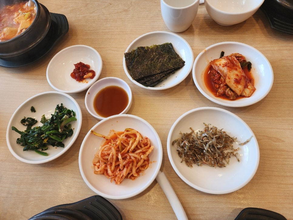 김씨네돌솥밥순두부 이미지