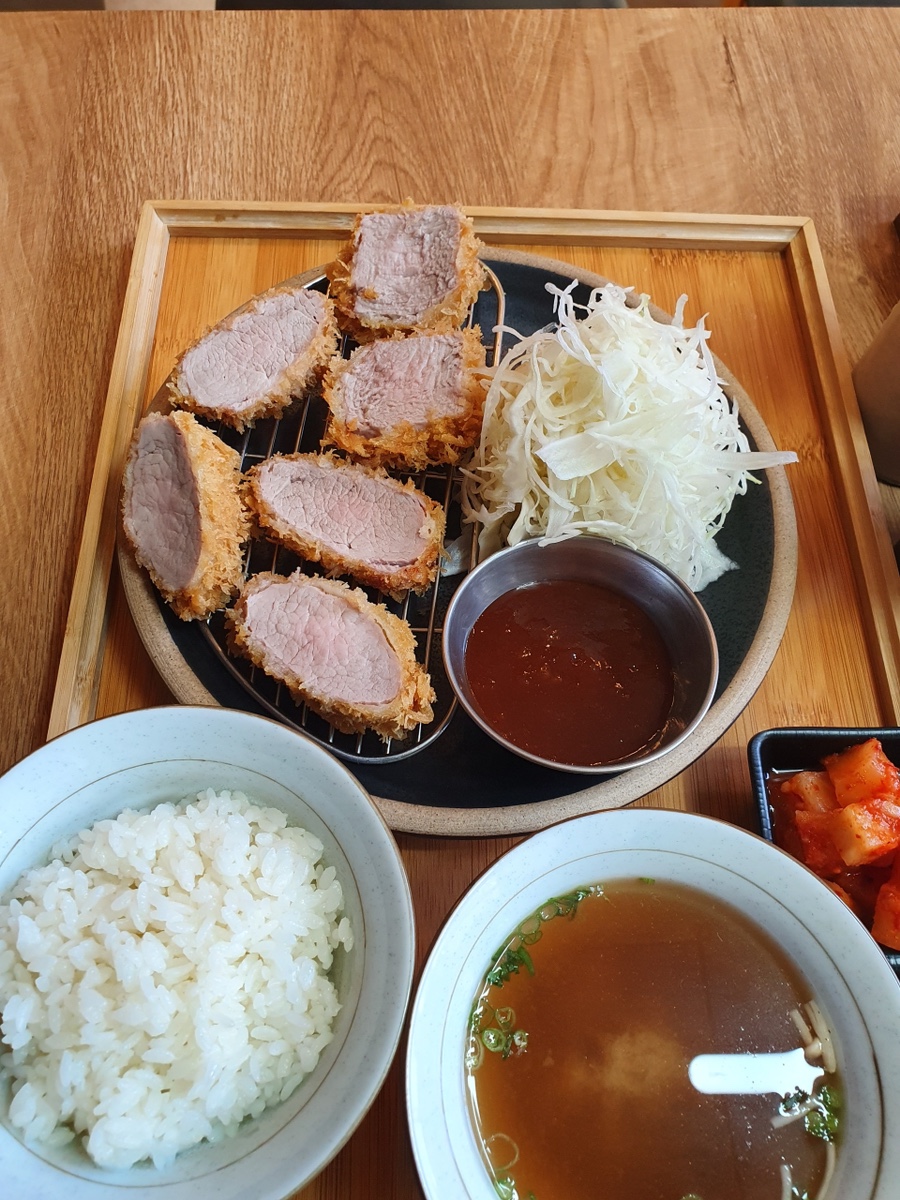 엄지돈까스 이미지